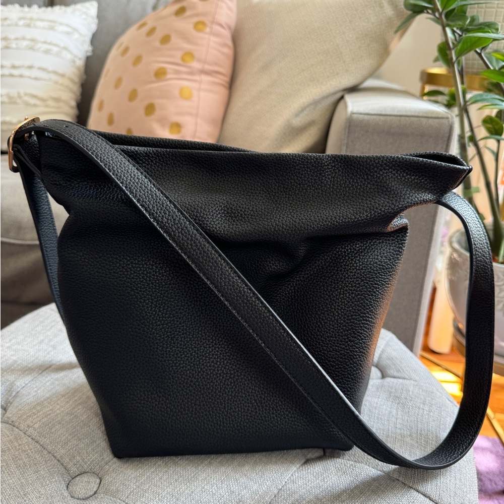 Anthropologie Everyday Bucket Tote in Black